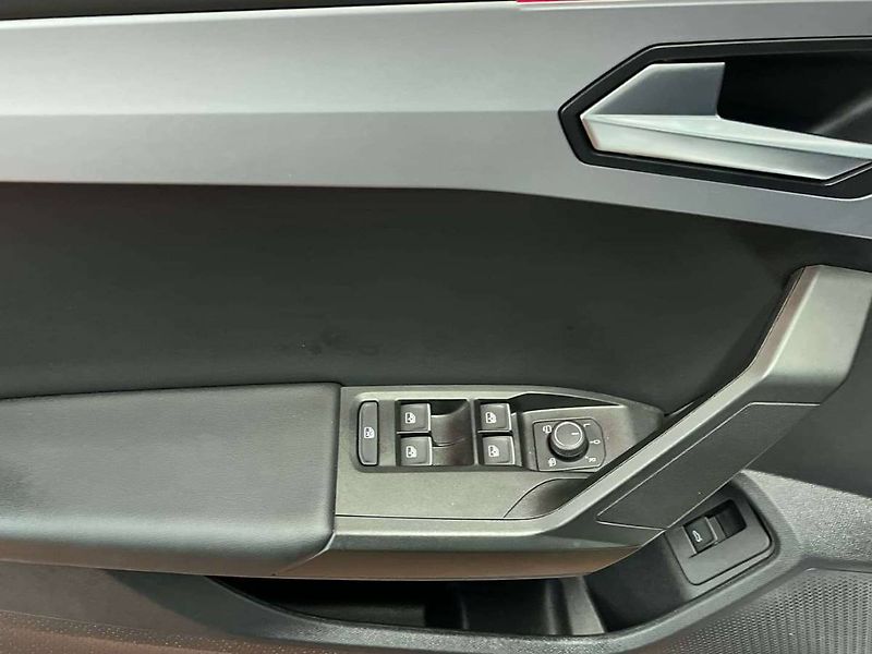 Seat Leon (2024) SP FR 1.5 TSI - fotka 12 z 20