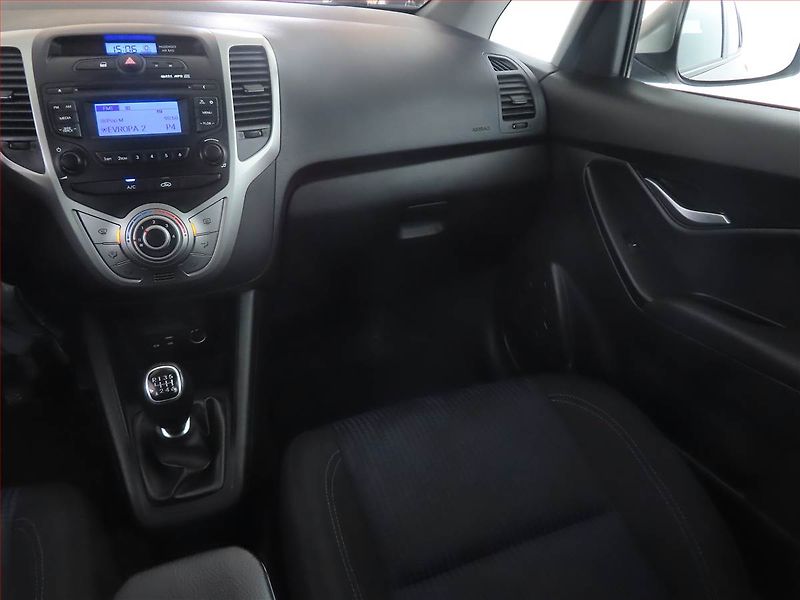 Hyundai ix20 (2017) 1.6 CVVT, Serv.kniha - fotka 8 z 15