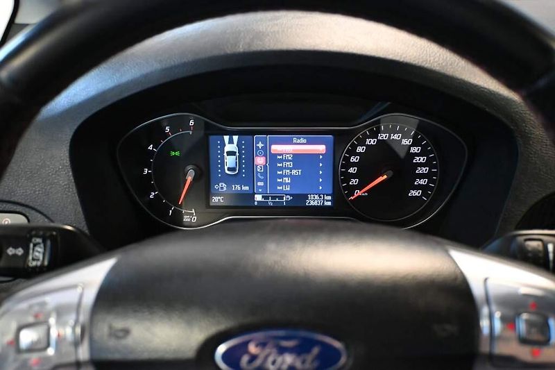 Ford S-MAX (2012) 2.2 147 KW TITANIUM S Bi-XENON - fotka 21 z 30
