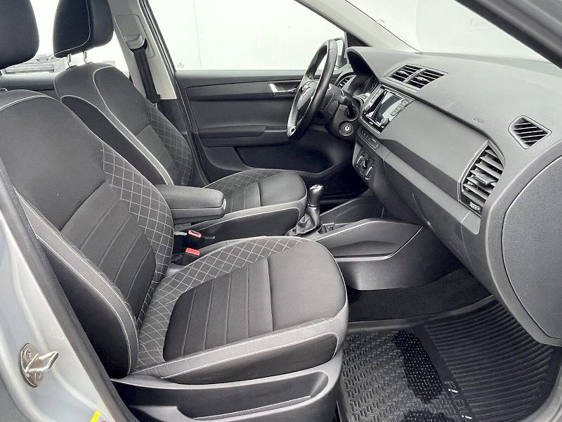 Škoda Fabia (2020) Combi 1,0 TSI / 81 kW Drive 12 - fotka 10 z 30