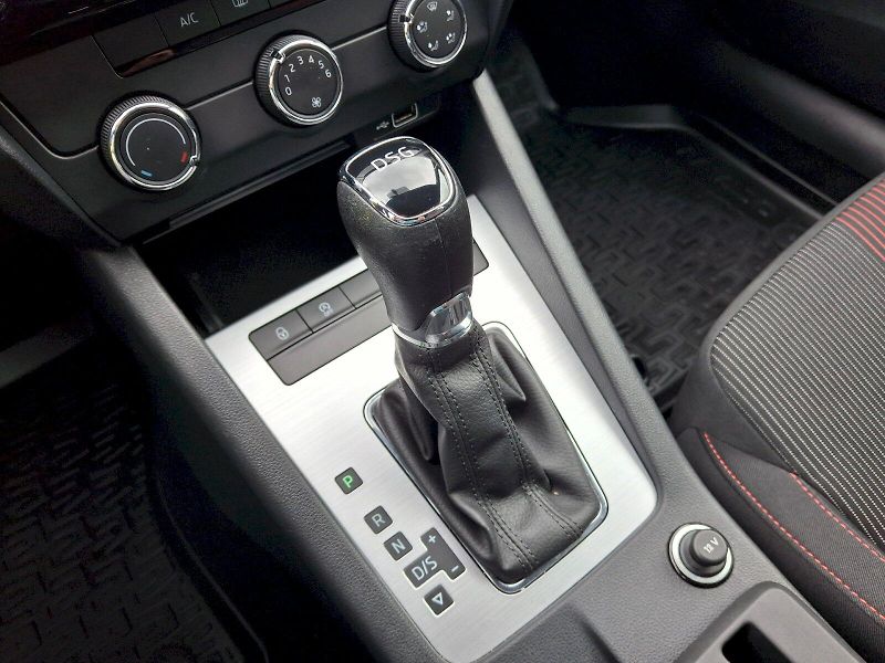 Škoda Octavia (2020) Combi Ambition DSG 1,5TSi 110k - fotka 27 z 31