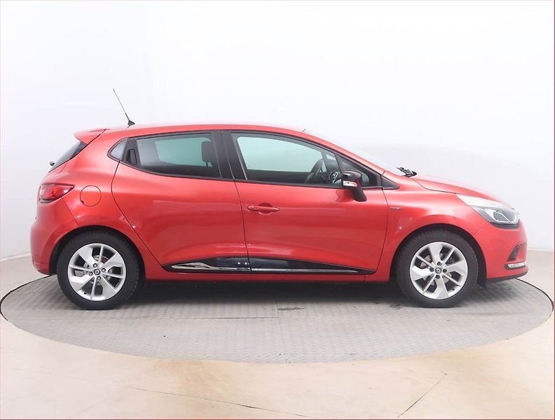 Renault Clio (2017) Limited 1.2 16V, Serv.kniha - fotka 6 z 13