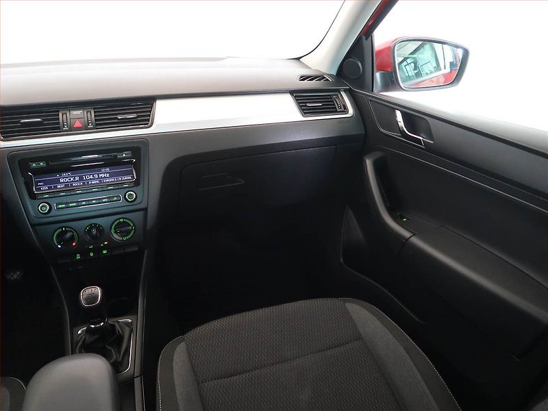 Škoda Rapid (2014) Spaceback 1.6 TDI, Serv.kniha - fotka 7 z 13