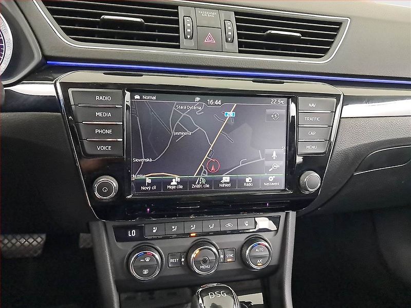 Škoda Superb (2017) Laurin&Klement 2.0 TDI 4x4 - fotka 17 z 18