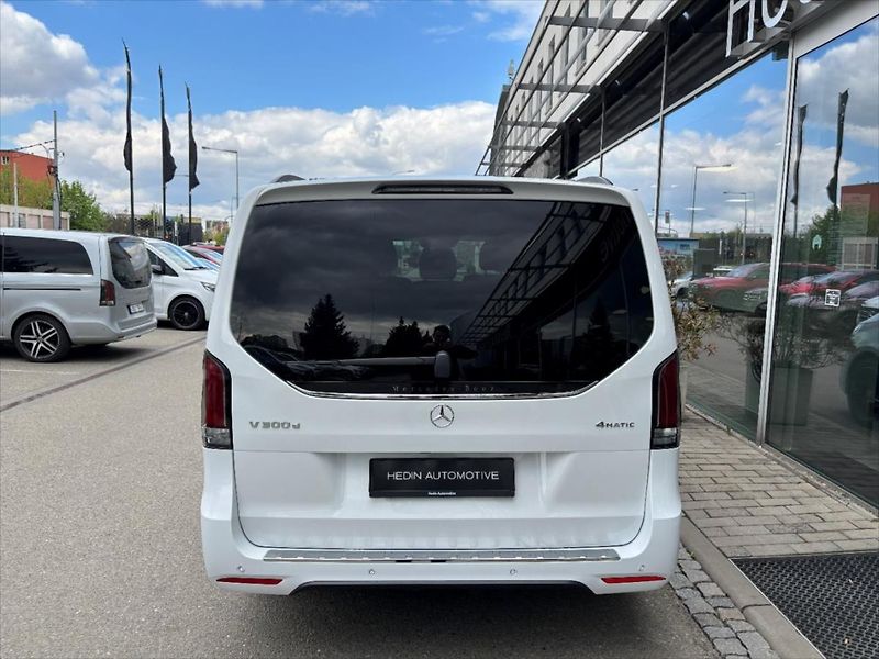 Mercedes-Benz Třídy V (2026) 2,0 300 d / Exclusive / L / 4M - fotka 3 z 9