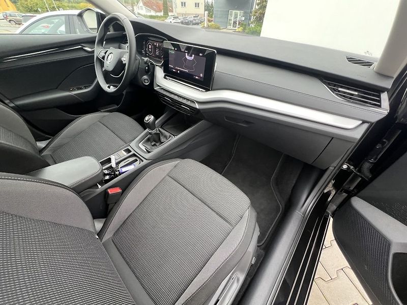 Škoda Octavia Selection 1.5 TSI 110 kW - fotka 20 z 35