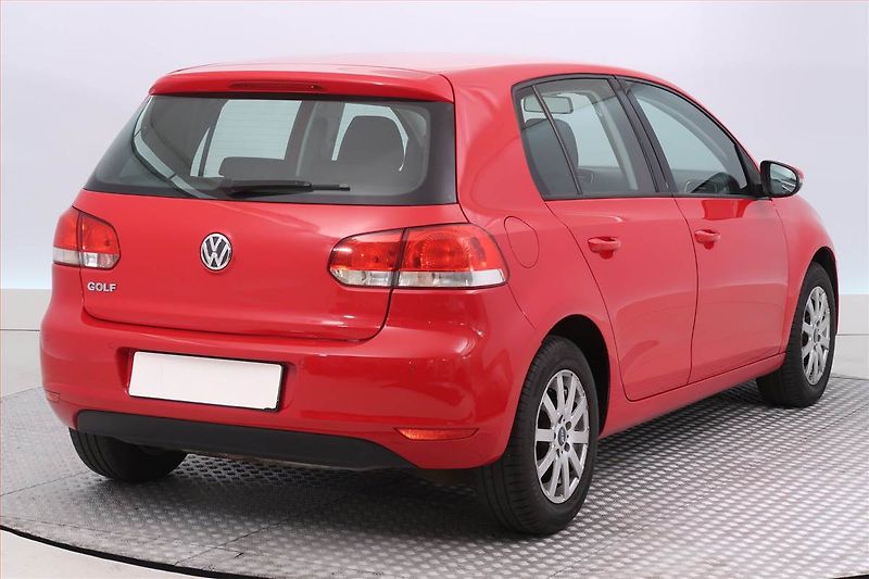 Volkswagen Golf (2009) 1.4 16V, Navi, Park. senzory - fotka 5 z 13