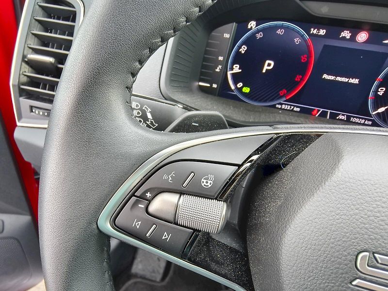 Škoda Karoq (2025) TOP SELECT TD 110/2.0 A7A 4x4 - fotka 14 z 35