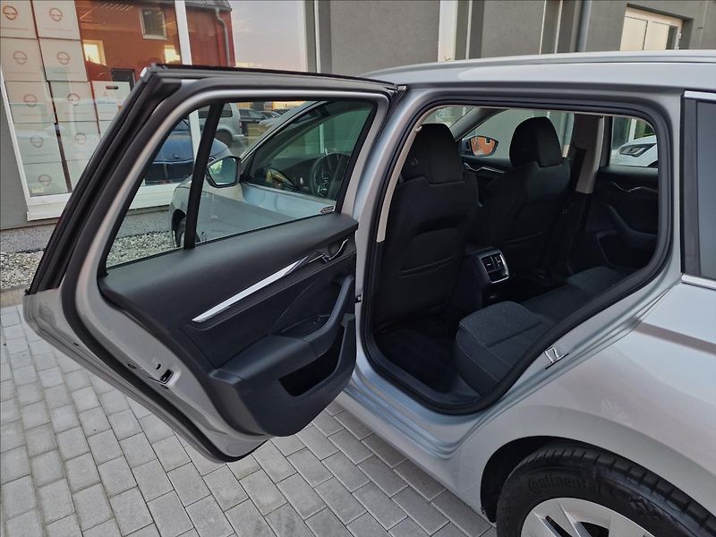Škoda Octavia 2.0TDI 110kW 4x4 DSG Style,ČR - fotka 18 z 50
