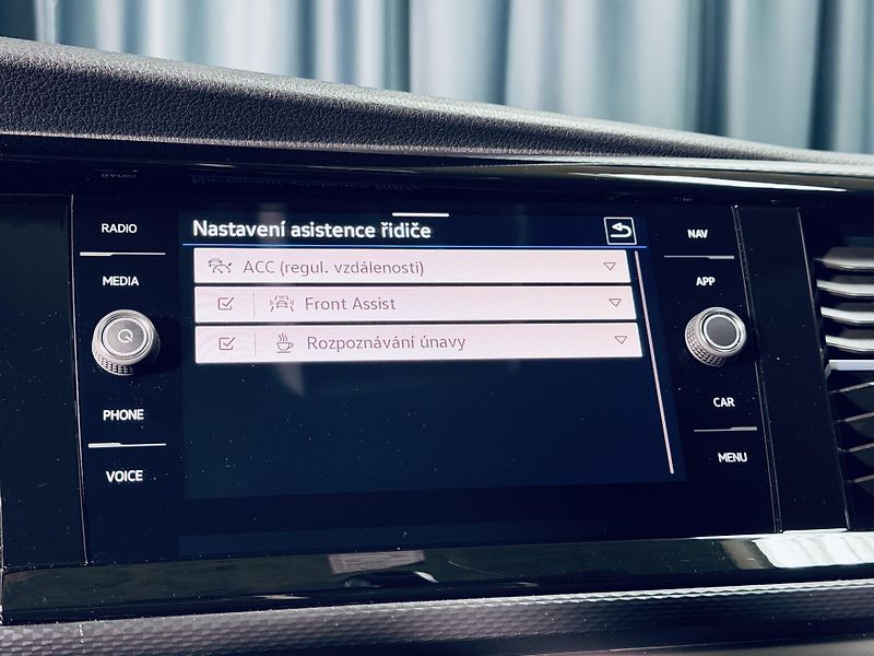 Volkswagen Caravelle (2023) 6.1*BULLI*LONG*DSG*TDI - fotka 26 z 39