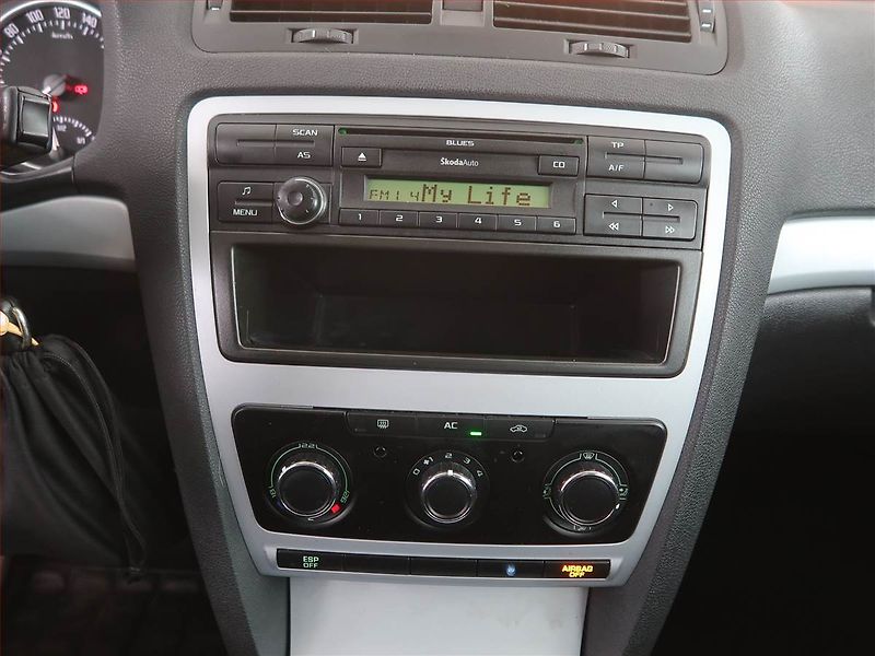 Škoda Octavia (2009) 1.8 TSI, po STK, Tažné - fotka 12 z 16