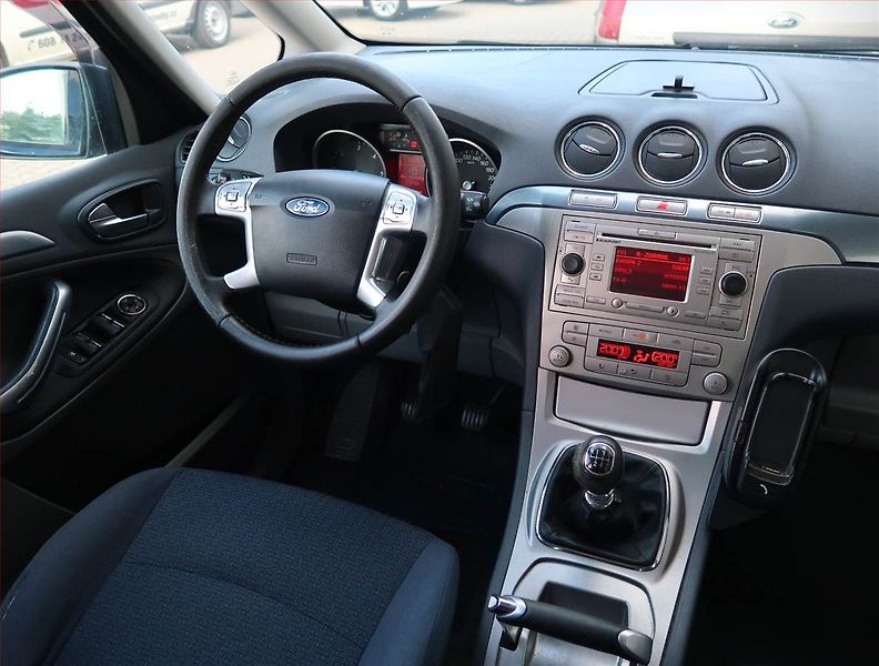Ford Galaxy (2007) 2.0 TDCi, 7 míst - fotka 7 z 21