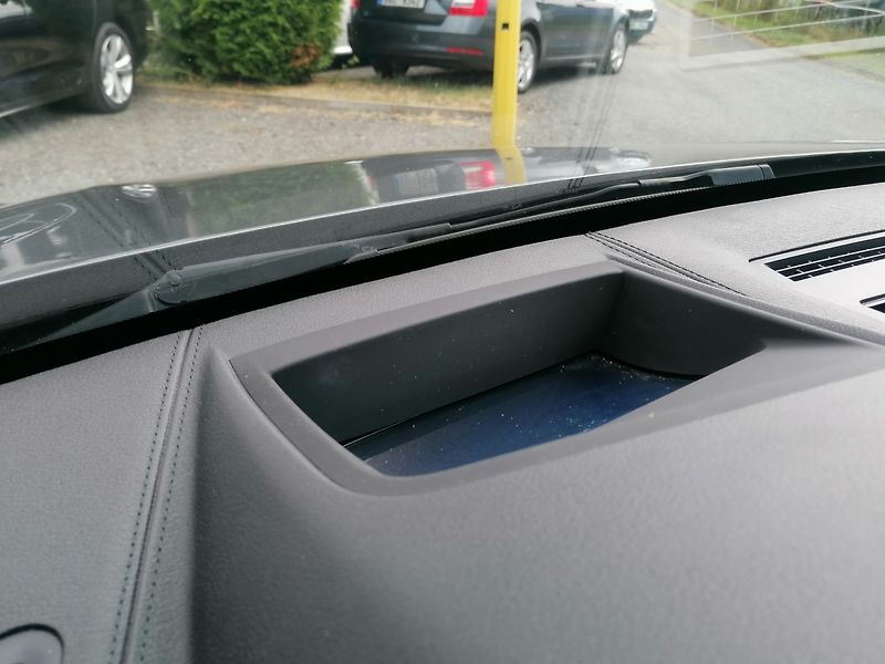 BMW X1 (2022) xDrive25eA Plug-in Hybrid - fotka 27 z 41