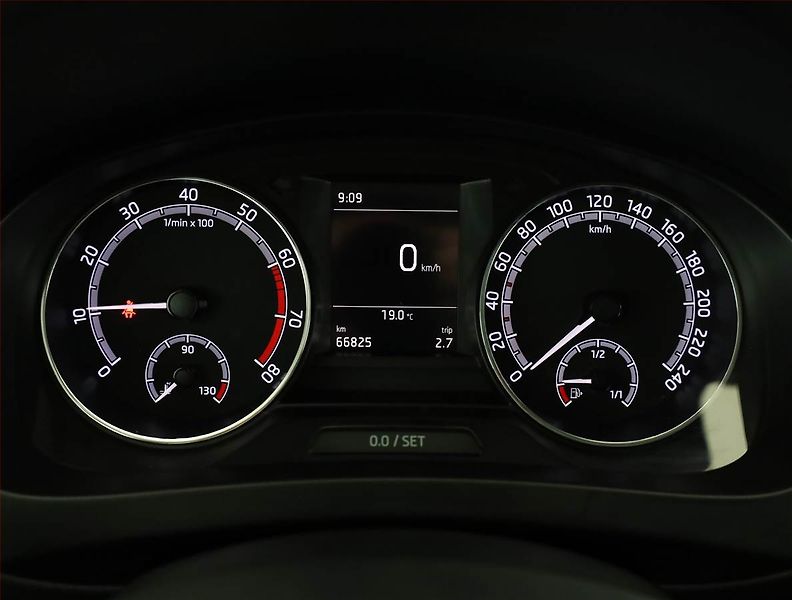 Škoda Rapid (2017) Style 1.0 TSI, ČR,1.maj - fotka 9 z 17