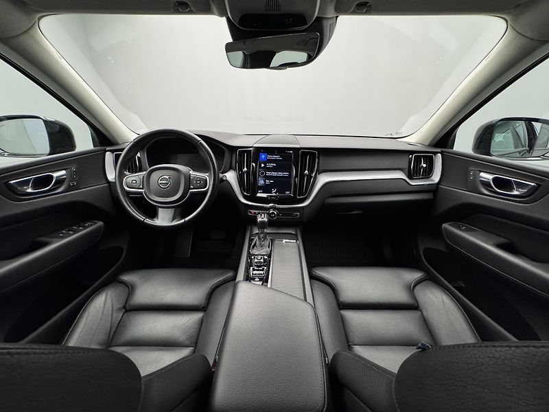 Volvo XC60 D4 AWD MOMENTUM CZ 1.maj - fotka 2 z 39