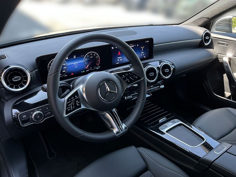 Mercedes-Benz Třídy A A-Třída 180 Progressive Editio - fotka 10 z 20