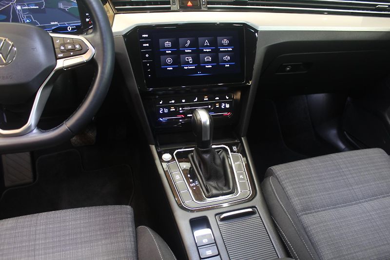 Volkswagen Passat (2020) 2.0TDI DSG Navi Tažné Display - fotka 23 z 25