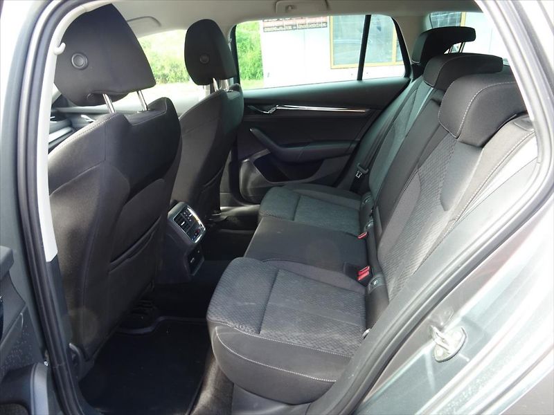 Škoda Octavia 1,0 TSI 81 kW Business - fotka 13 z 33