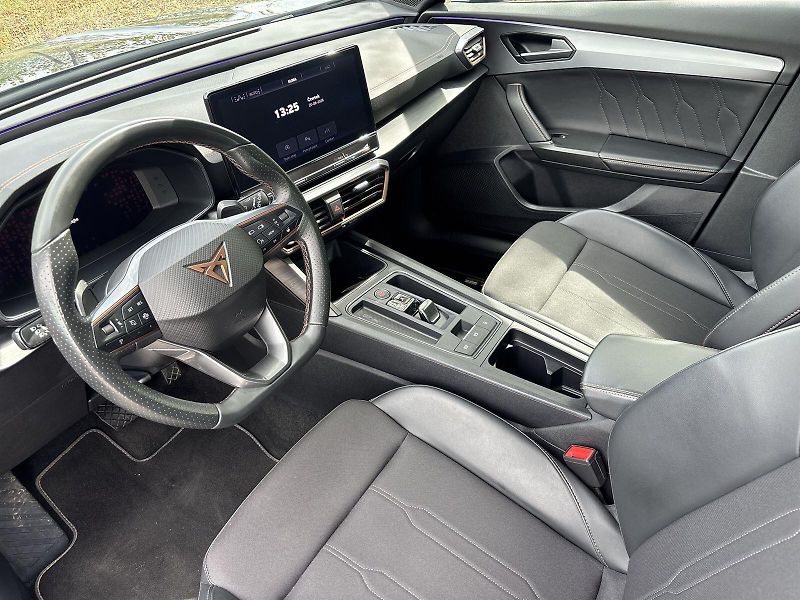 Cupra Formentor (2024) 1.5 TSI DSG - fotka 7 z 32