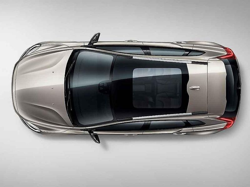 Volvo V40.