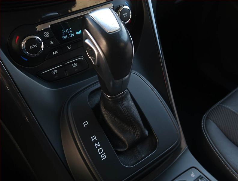 Ford Kuga (2013) Titanium 2.0 TDCi, 4X4 - fotka 13 z 22