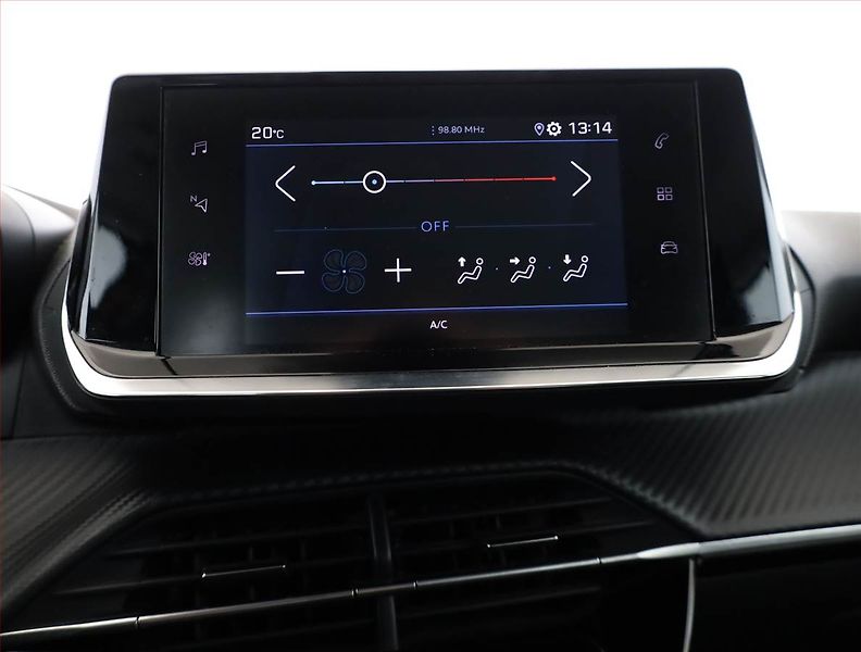 Peugeot 2008 (2022) 1.2 PureTech, Tempomat - fotka 14 z 15