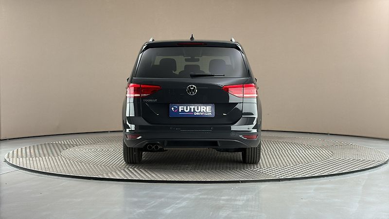 Volkswagen Touran 2.0 TDI Highline - fotka 5 z 24