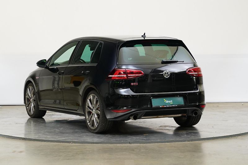 Volkswagen Golf - fotka 7 z 25