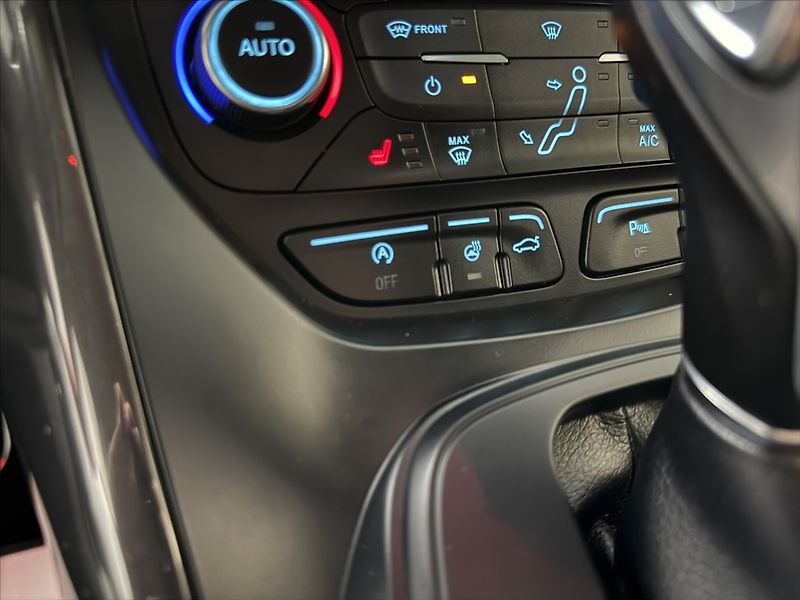 Ford Grand C-MAX 1,5   TDCI TITAN AT KAMERA FUL - fotka 20 z 39