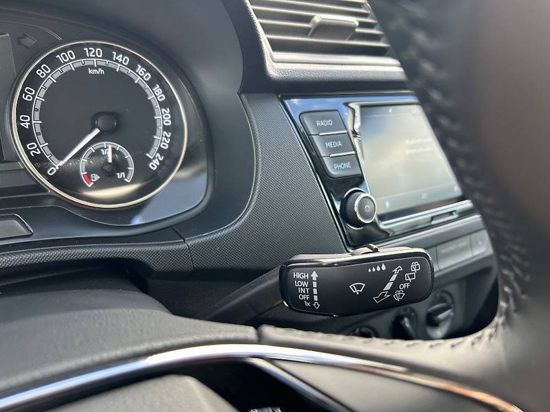 Škoda Fabia Tour Ambition 1,0TSI - fotka 15 z 24