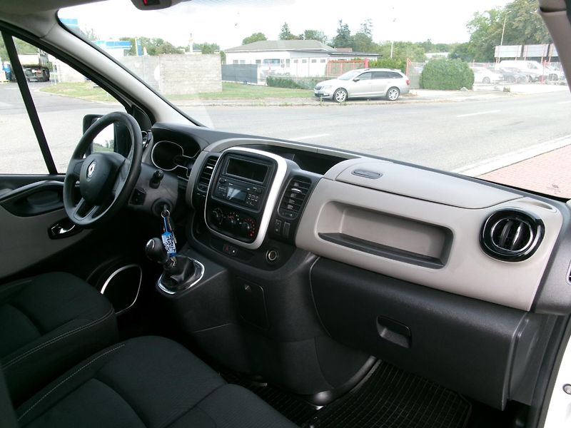 Renault Trafic (2017) 1,6dCi KLIMA TAŽNÉ 1.MAJ - fotka 24 z 26