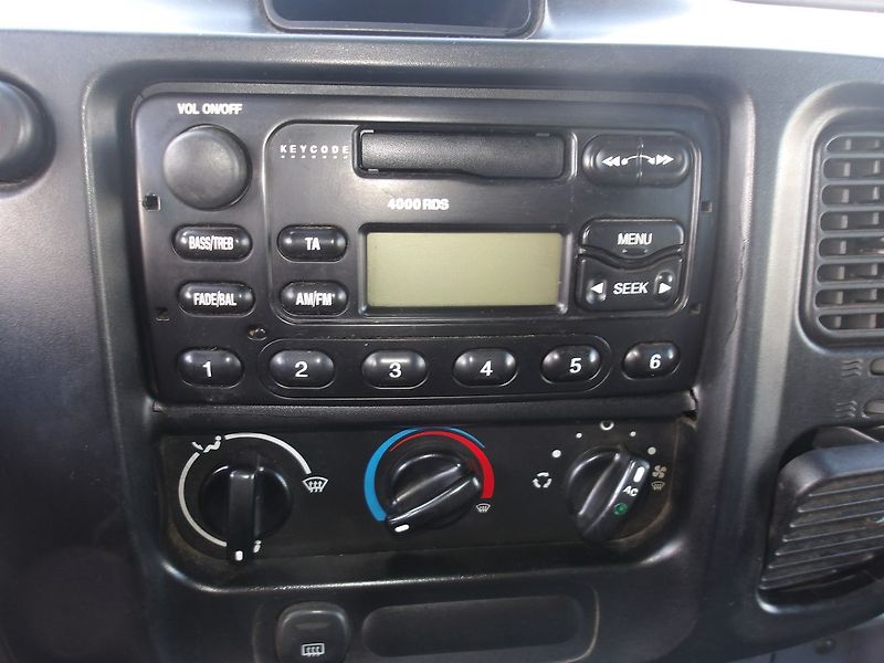 Ford Transit 2,0TDCi TOURNEO 9 MÍST ! - fotka 27 z 29