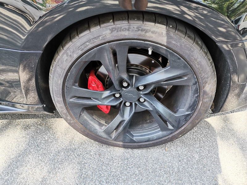 Chevrolet Camaro (2019) 6.2i V8 333kw  453PS Cabrio SS - fotka 31 z 39