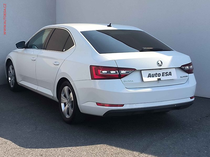 Škoda Superb (2017) 2.0TDi, ČR, DSG, bixen - fotka 6 z 30