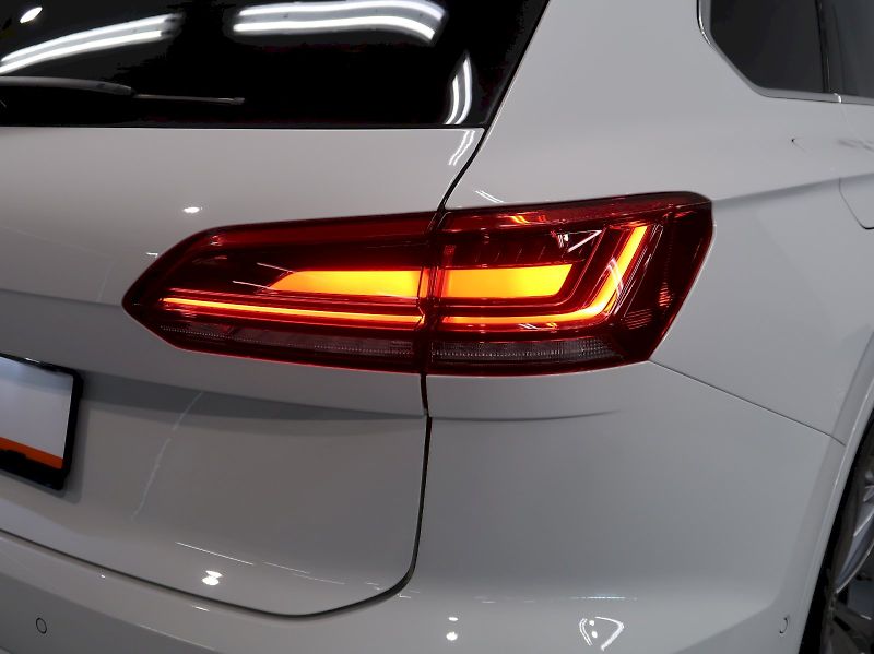 Volkswagen Touareg (2021) R-LINE 3.0TDI 170KW 4x4  TAŽNÉ - fotka 11 z 44