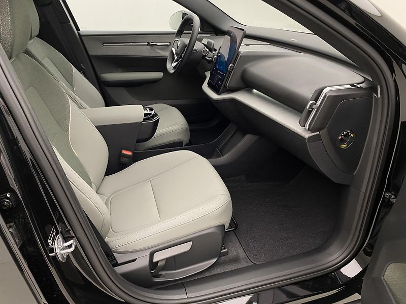 Volvo EX30 (2026) PURE ELECTRIC EXTENDED PLUS - fotka 22 z 71