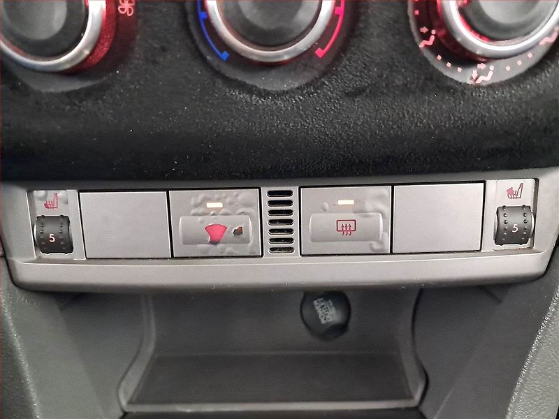 Ford Focus (2008) 1.6 TDCi, po STK, slušný stav - fotka 16 z 18