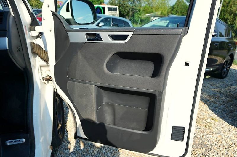 Volkswagen Multivan (2012) 2,0 BI-TDI 132 kW - fotka 18 z 42