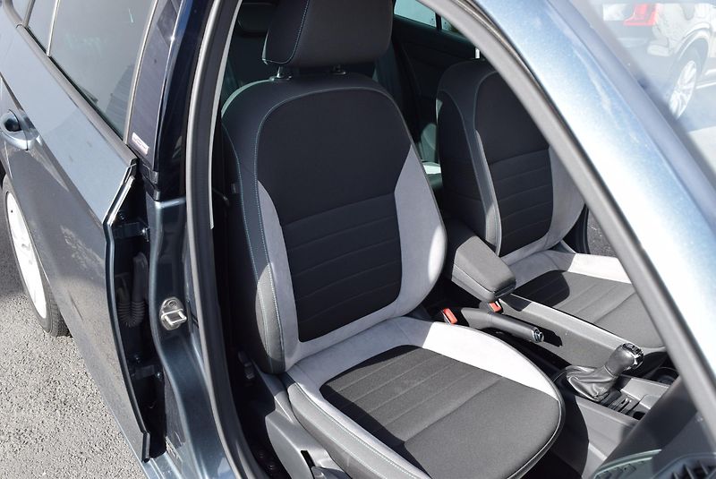 Škoda Fabia (2017) 1.2TSI 81kw DSG JOY NAVI APP - fotka 34 z 41