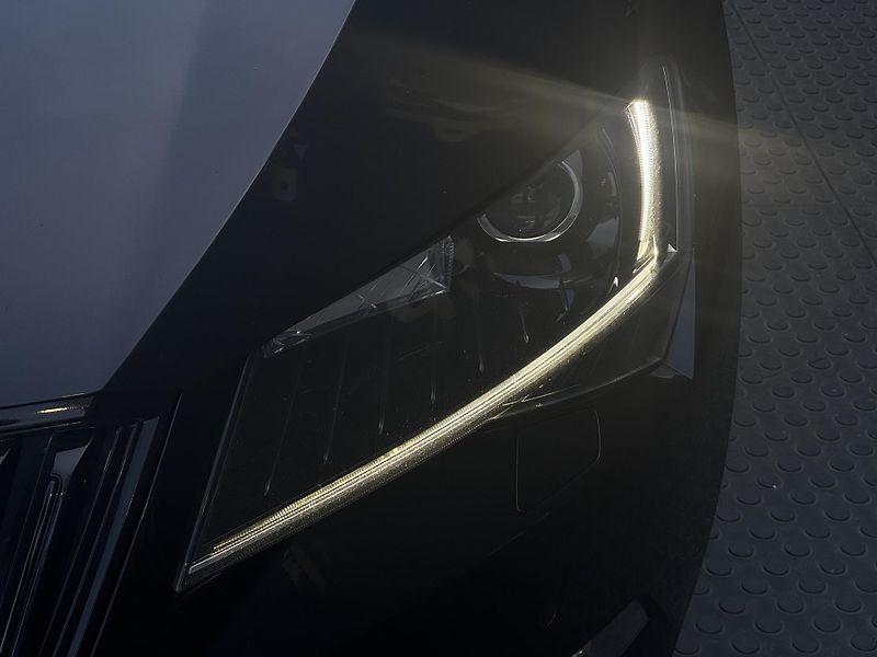 Škoda Superb (2018) III 2.0TDi MAN Style Kessy RZV - fotka 42 z 48