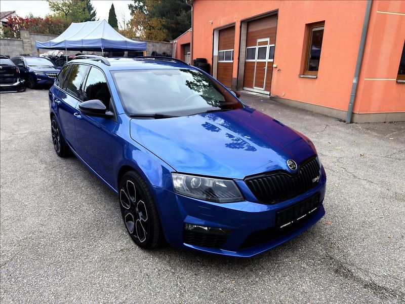 Škoda Octavia 2,0 TDi RS DSG - fotka 3 z 29