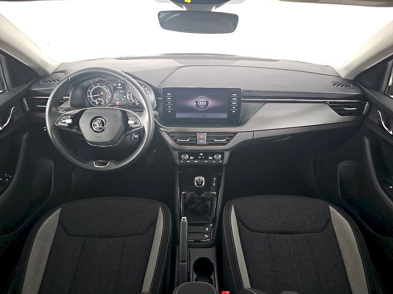 Škoda Scala (2023) 1.0TSI 70kW STYLE PLUS TAŽNÉ N - fotka 8 z 26