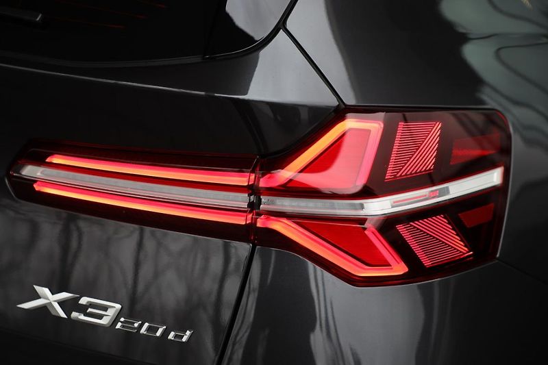 BMW X3 xDrive20d - fotka 18 z 18