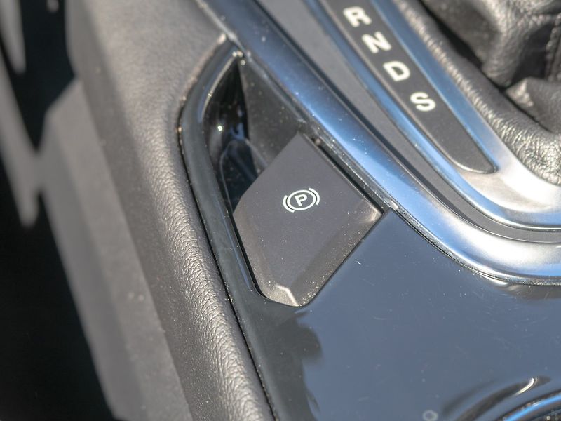 Ford S-MAX (2017) ČR 2.0D 110KW 1maj – NAVIGACE - fotka 30 z 53