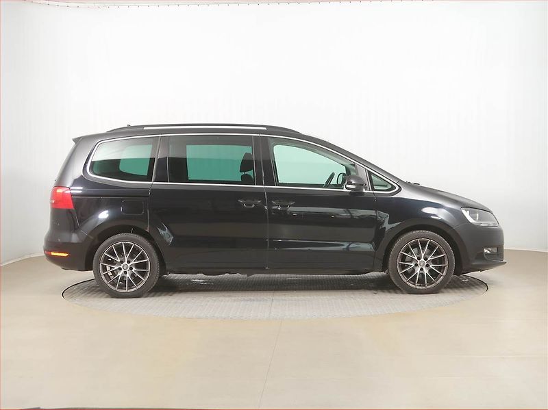 Volkswagen Sharan (2012) 2.0 TDI, Automat, 7 míst - fotka 6 z 19