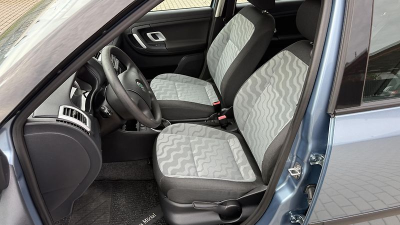 Škoda Fabia (2009) 1.6 16V*77kW*STYLE-EDITION*TOP - fotka 13 z 21
