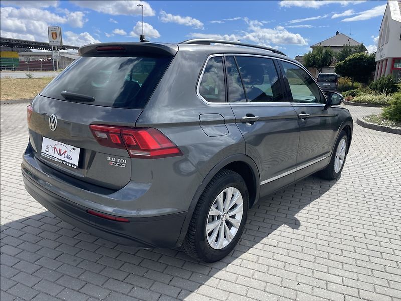 Volkswagen Tiguan 2,0 TDi 110kw DSG 4-matic bez - fotka 40 z 43