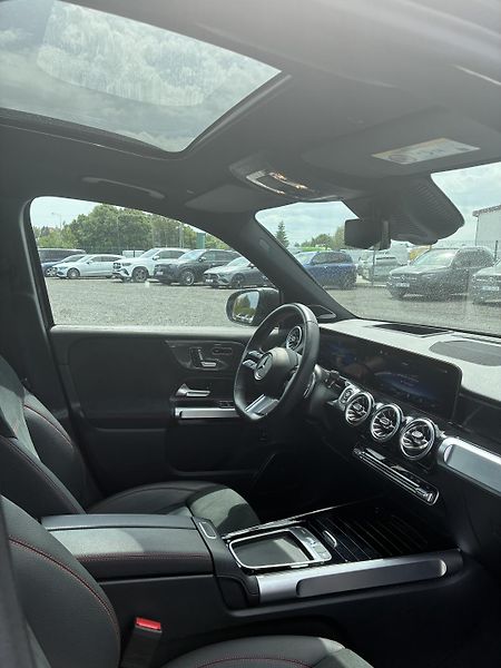 Mercedes-Benz GLB (2025) 200d 4MATIC - fotka 6 z 15
