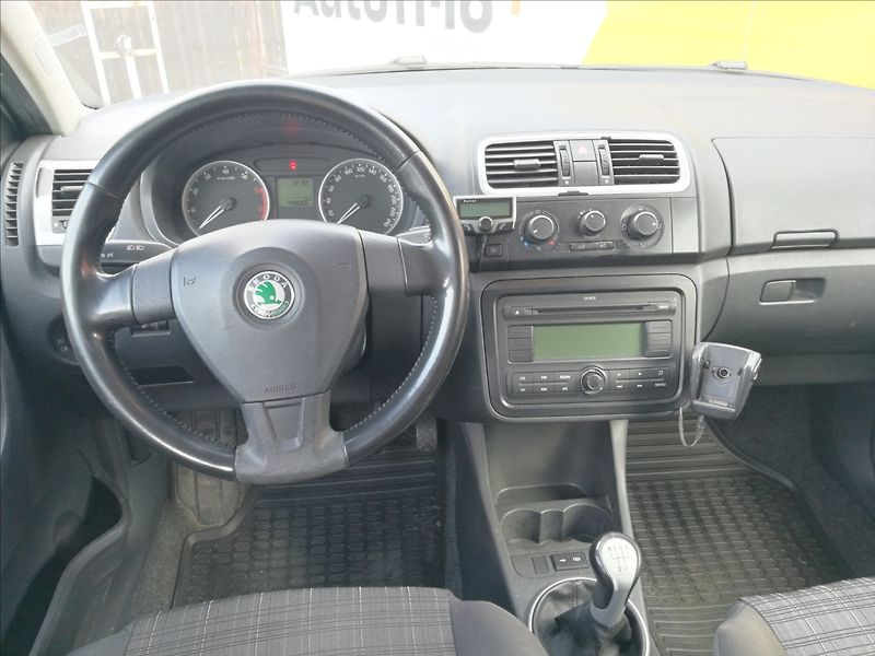 Škoda Fabia 1,4 i 16v klima - fotka 5 z 15