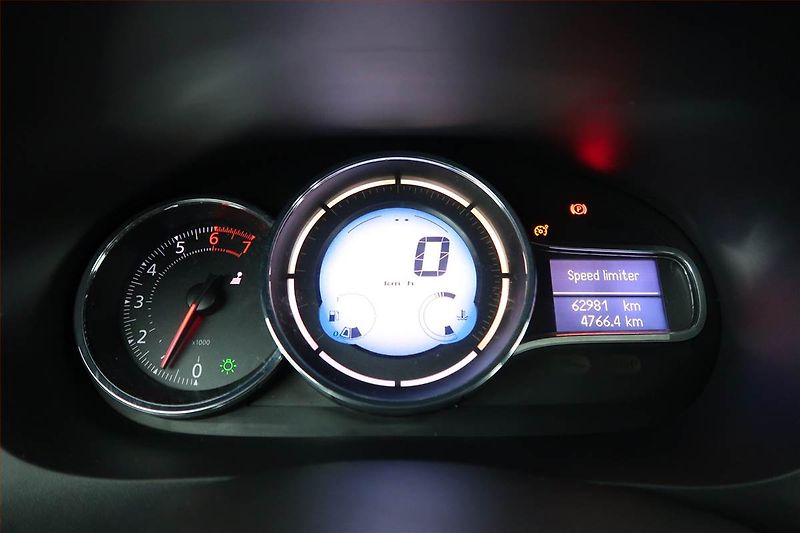 Renault Fluence (2013) 1.6 16V, Serv.kniha, Tempomat - fotka 11 z 20
